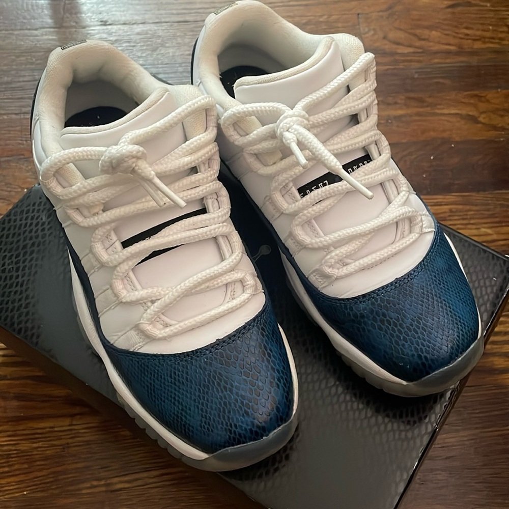 Air Jordan 11